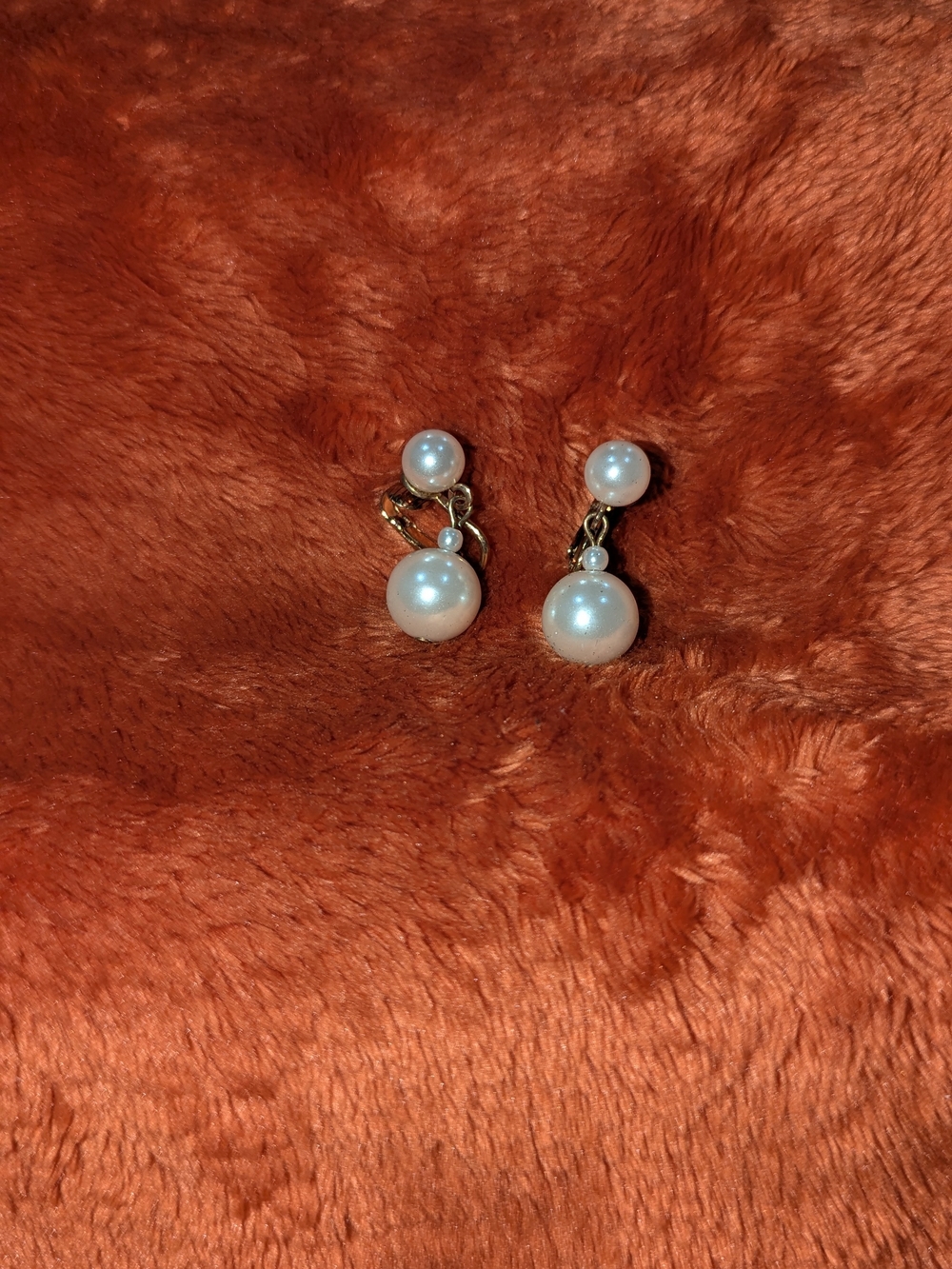 Classic Gold Pearl Drop Clip-On Earrings - White Pearls